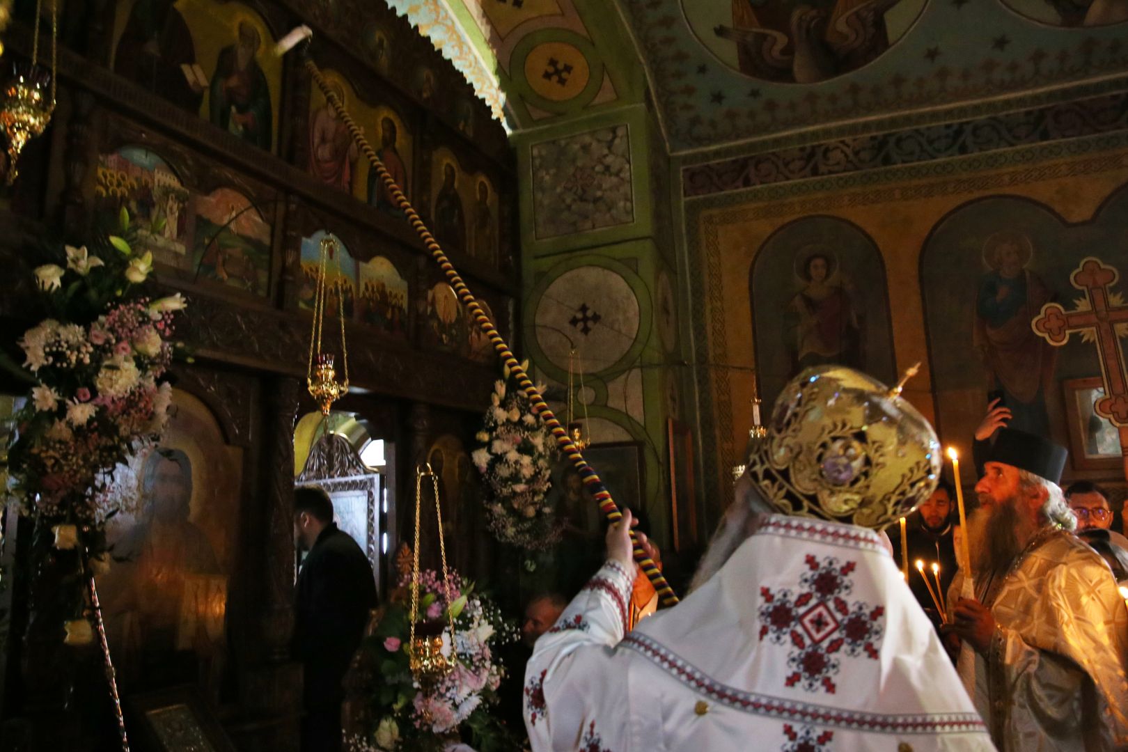 Biserica din Poiana-Deleni a fost resfințită de Mitropolitul Moldovei și Bucovinei