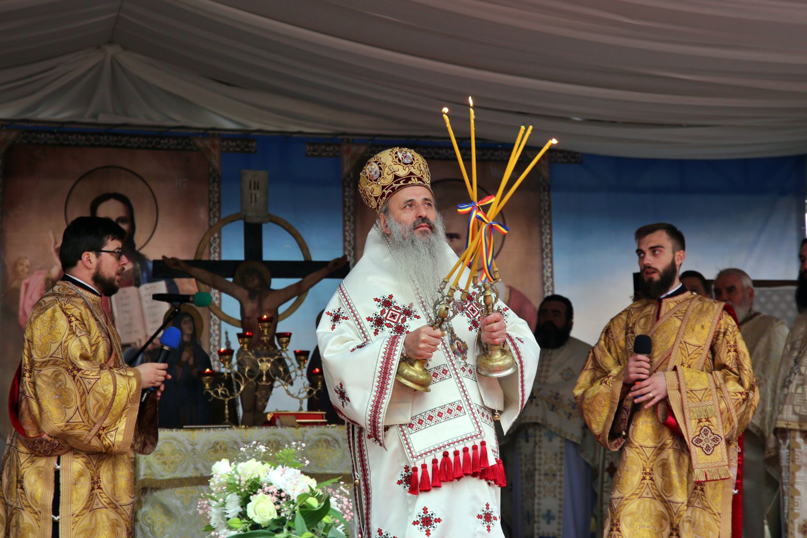 Biserica din Poiana-Deleni a fost resfințită de Mitropolitul Moldovei și Bucovinei