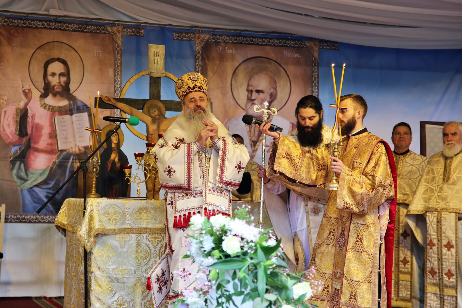 Biserica din Poiana-Deleni a fost resfințită de Mitropolitul Moldovei și Bucovinei