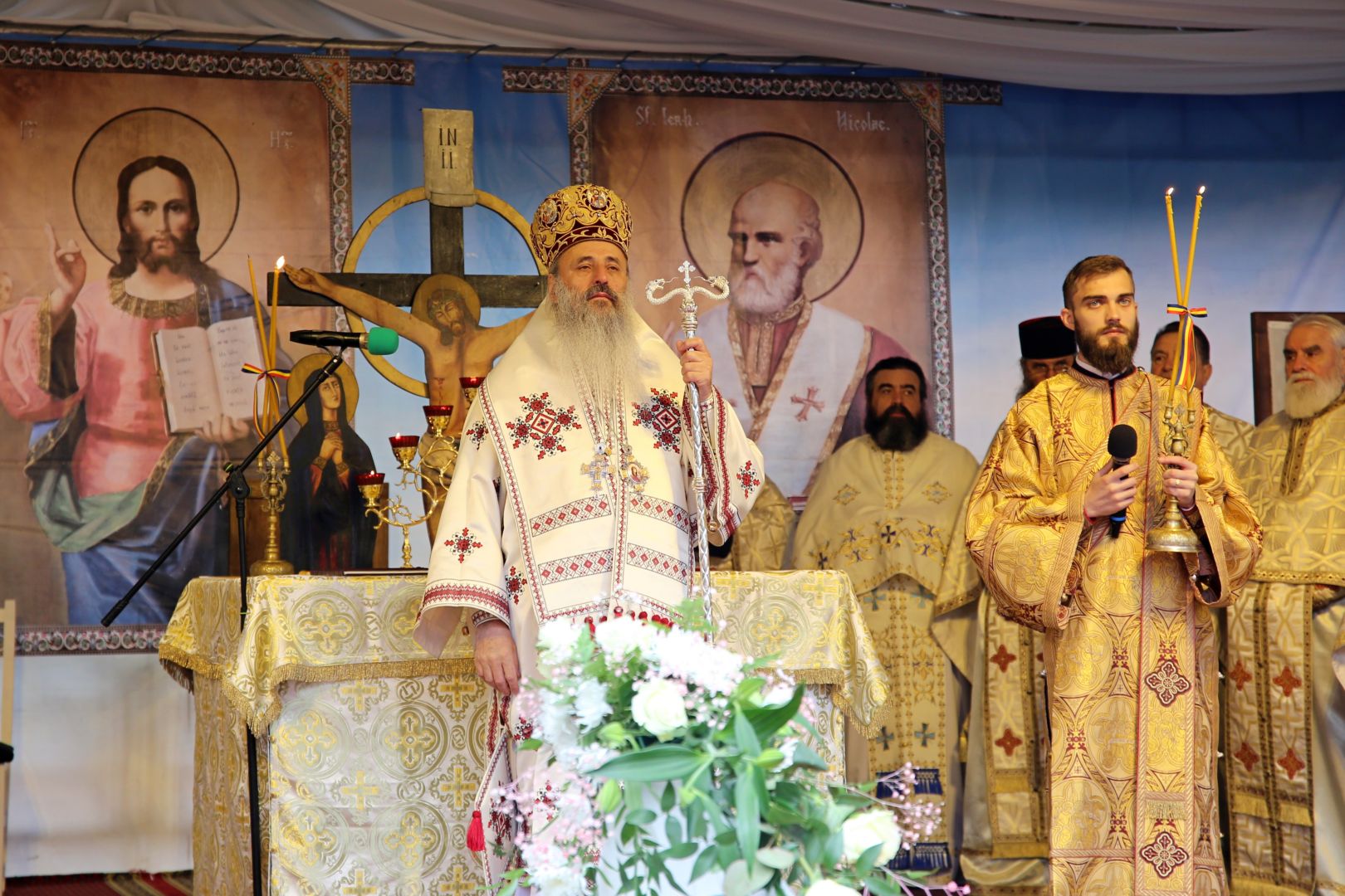 Biserica din Poiana-Deleni a fost resfințită de Mitropolitul Moldovei și Bucovinei