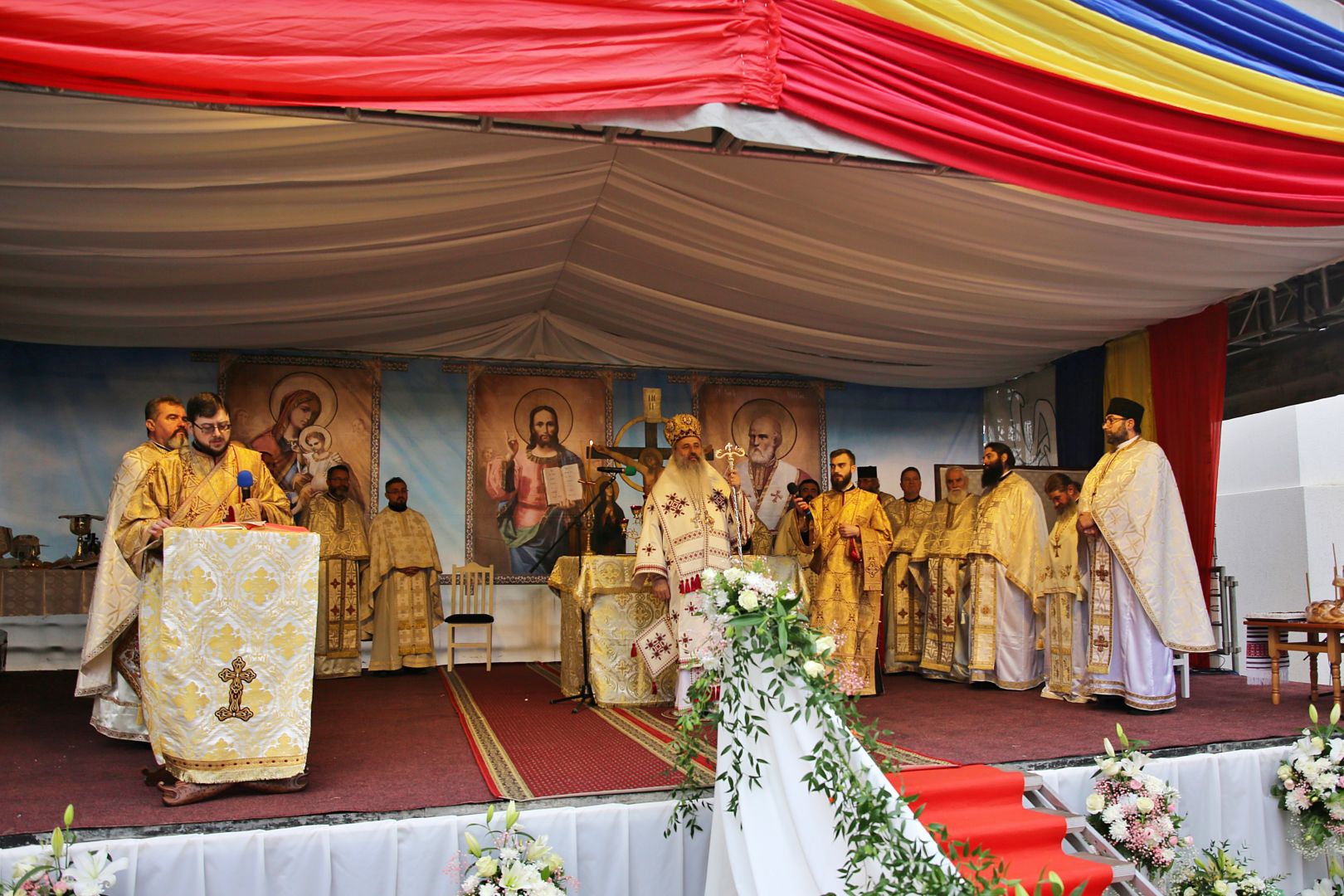 Biserica din Poiana-Deleni a fost resfințită de Mitropolitul Moldovei și Bucovinei