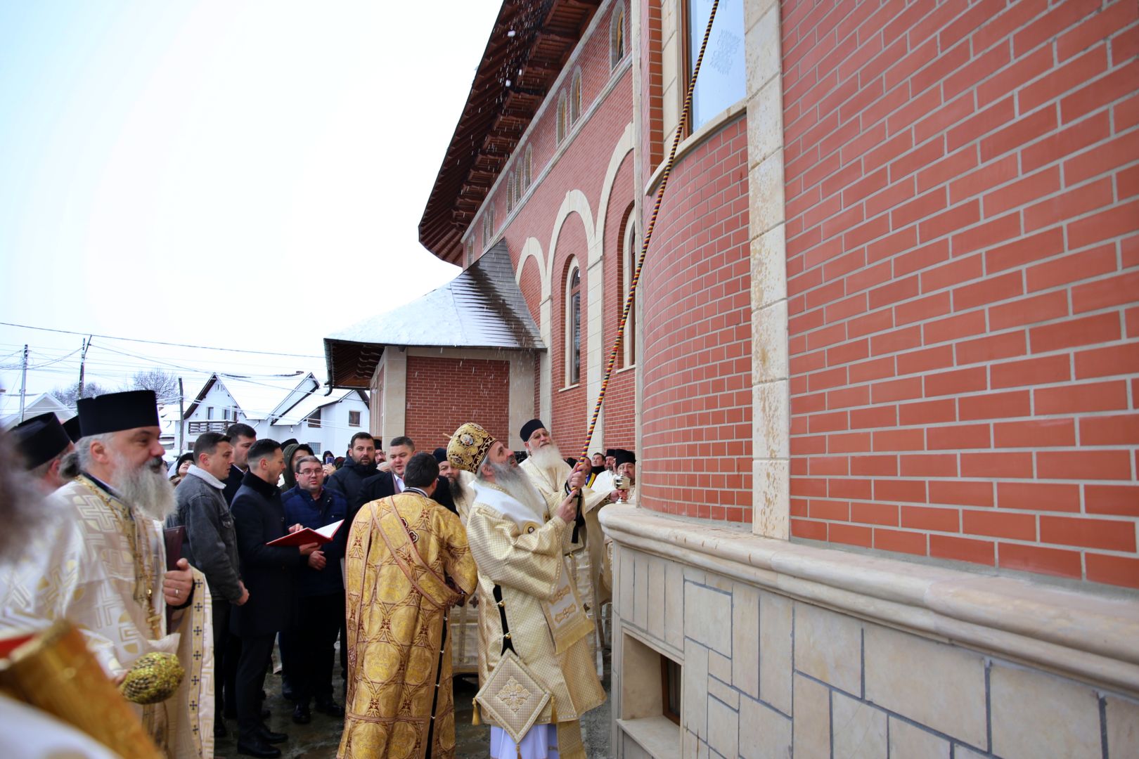 Mitropolitul Moldovei și Bucovinei a sfințit paraclisul Bisericii „Sfinții Trei Ierarhi” din Humulești