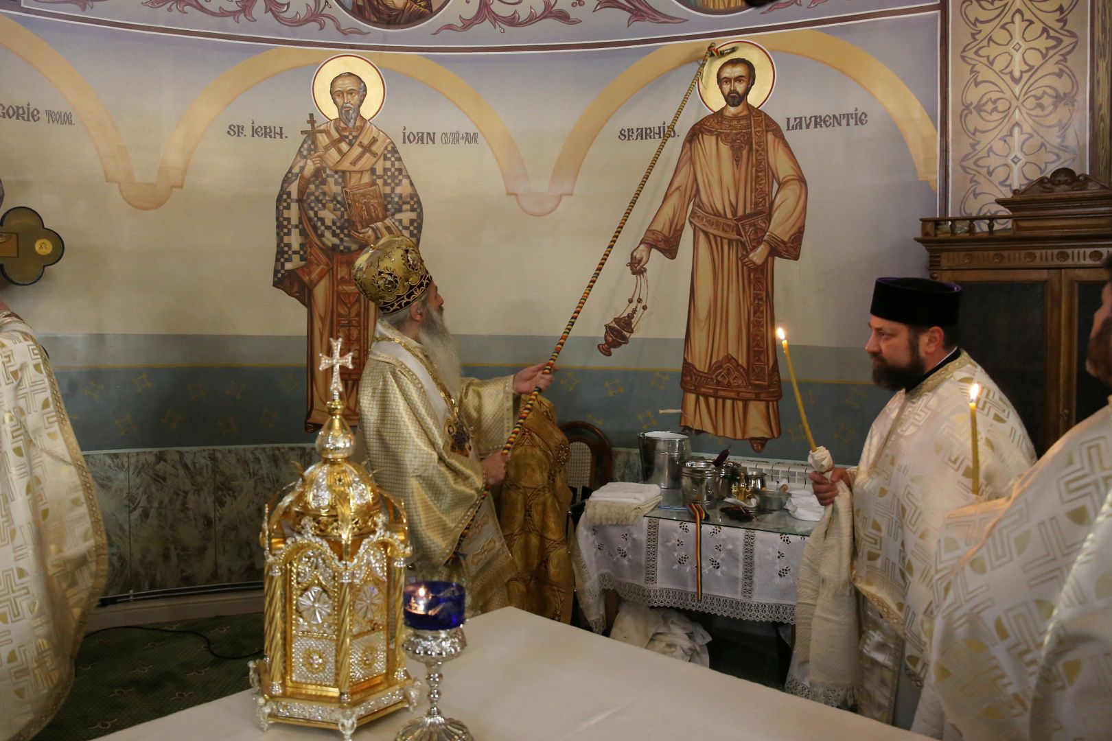 Mitropolitul Moldovei și Bucovinei a sfințit paraclisul Bisericii „Sfinții Trei Ierarhi” din Humulești