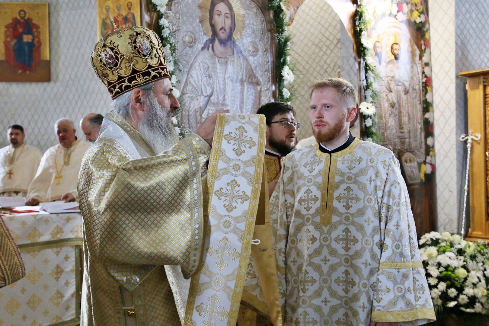 Mitropolitul Moldovei și Bucovinei a sfințit paraclisul Bisericii „Sfinții Trei Ierarhi” din Humulești