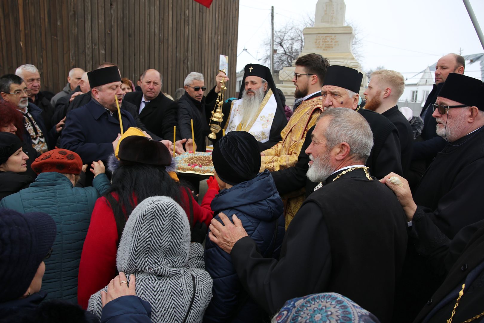 Mitropolitul Moldovei și Bucovinei a sfințit paraclisul Bisericii „Sfinții Trei Ierarhi” din Humulești
