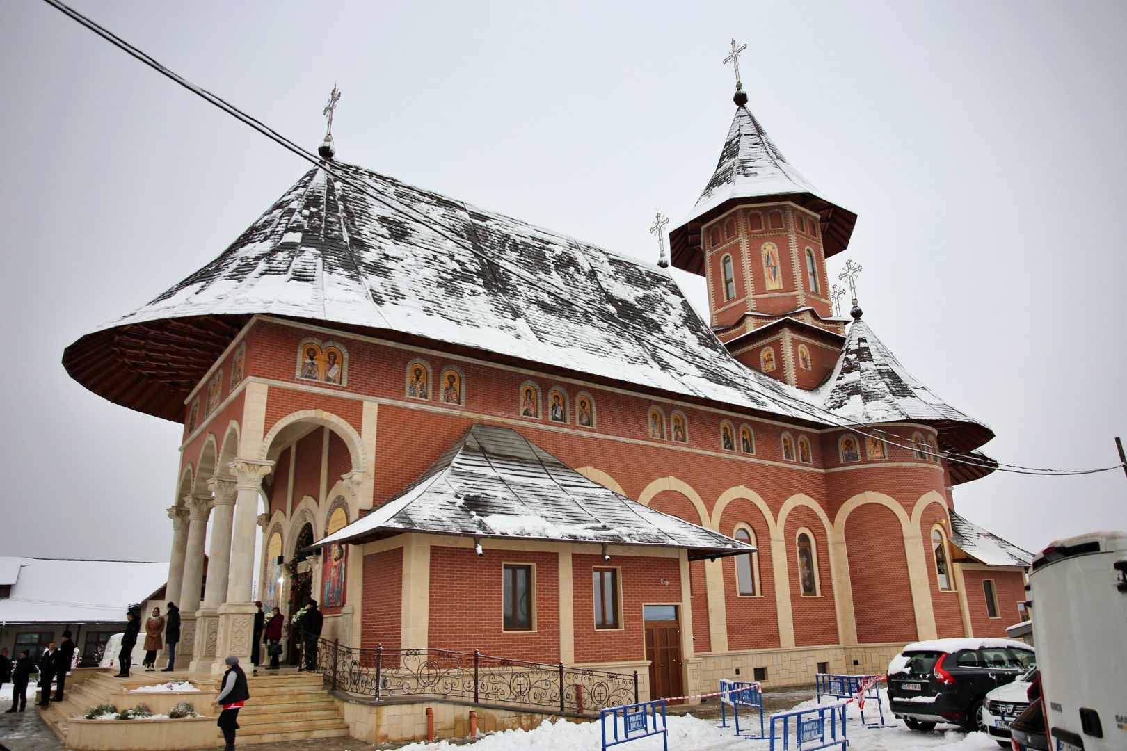 Mitropolitul Moldovei și Bucovinei a sfințit paraclisul Bisericii „Sfinții Trei Ierarhi” din Humulești