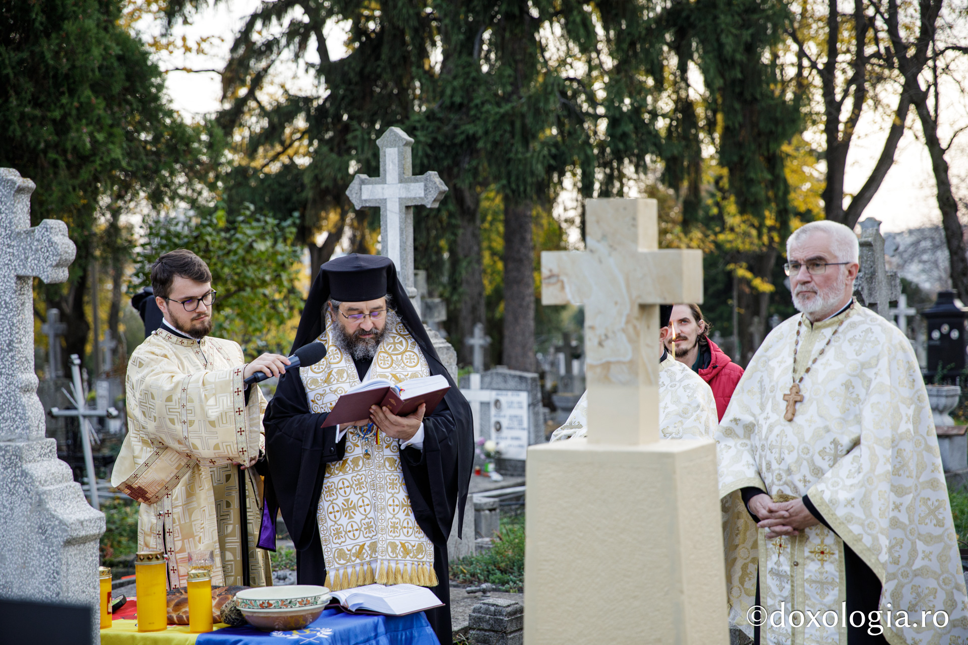 Mormântul arhitectului Mitropoliei Moldovei și Bucovinei, George M. Cantacuzino, a fost sfințit astăzi la Eternitatea