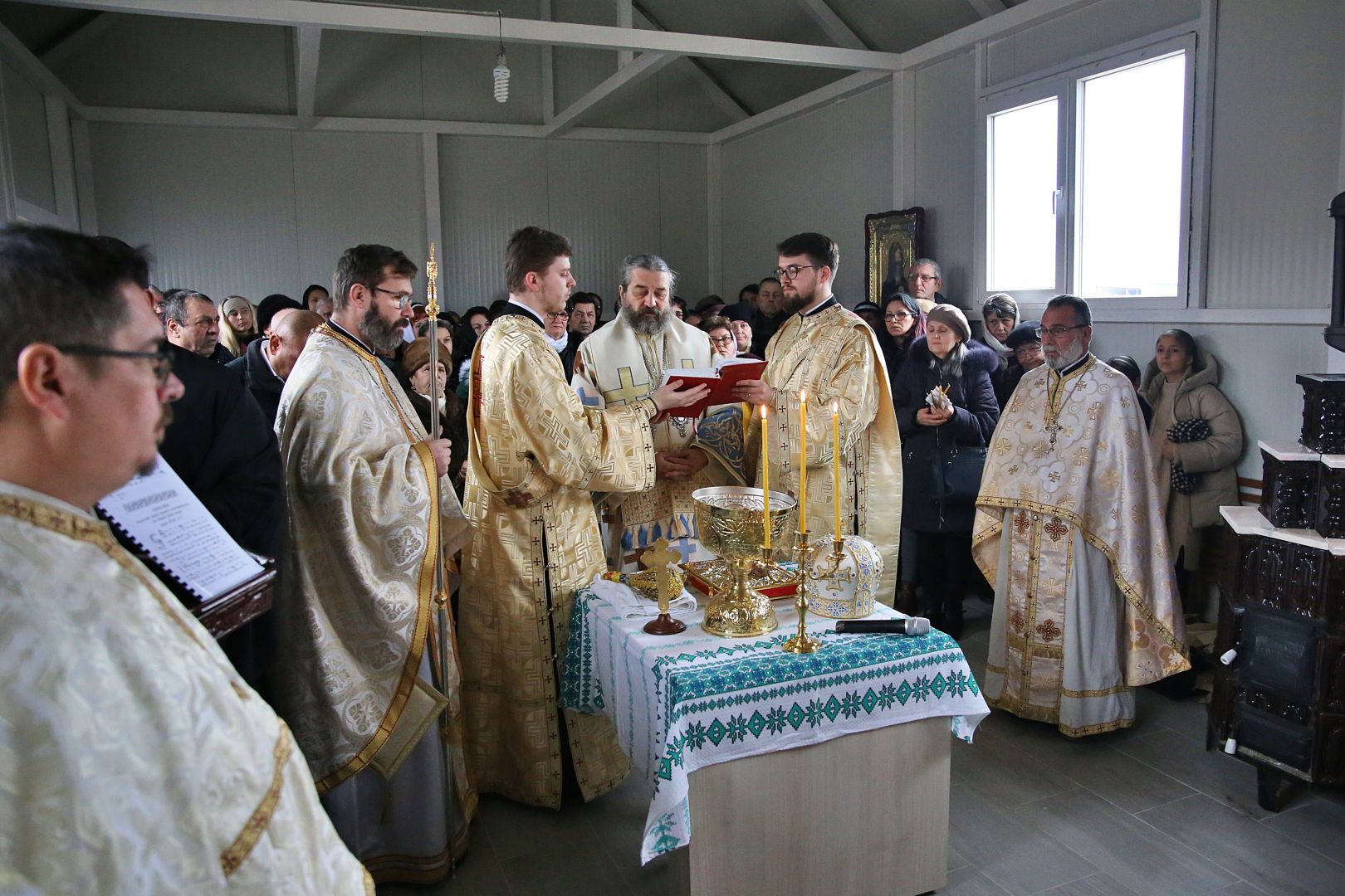 Parohia „Sfântul Ștefan” Tomești V va avea o nouă biserică. Piatra de temelie, pusă de PS Nichifor Botoșăneanul