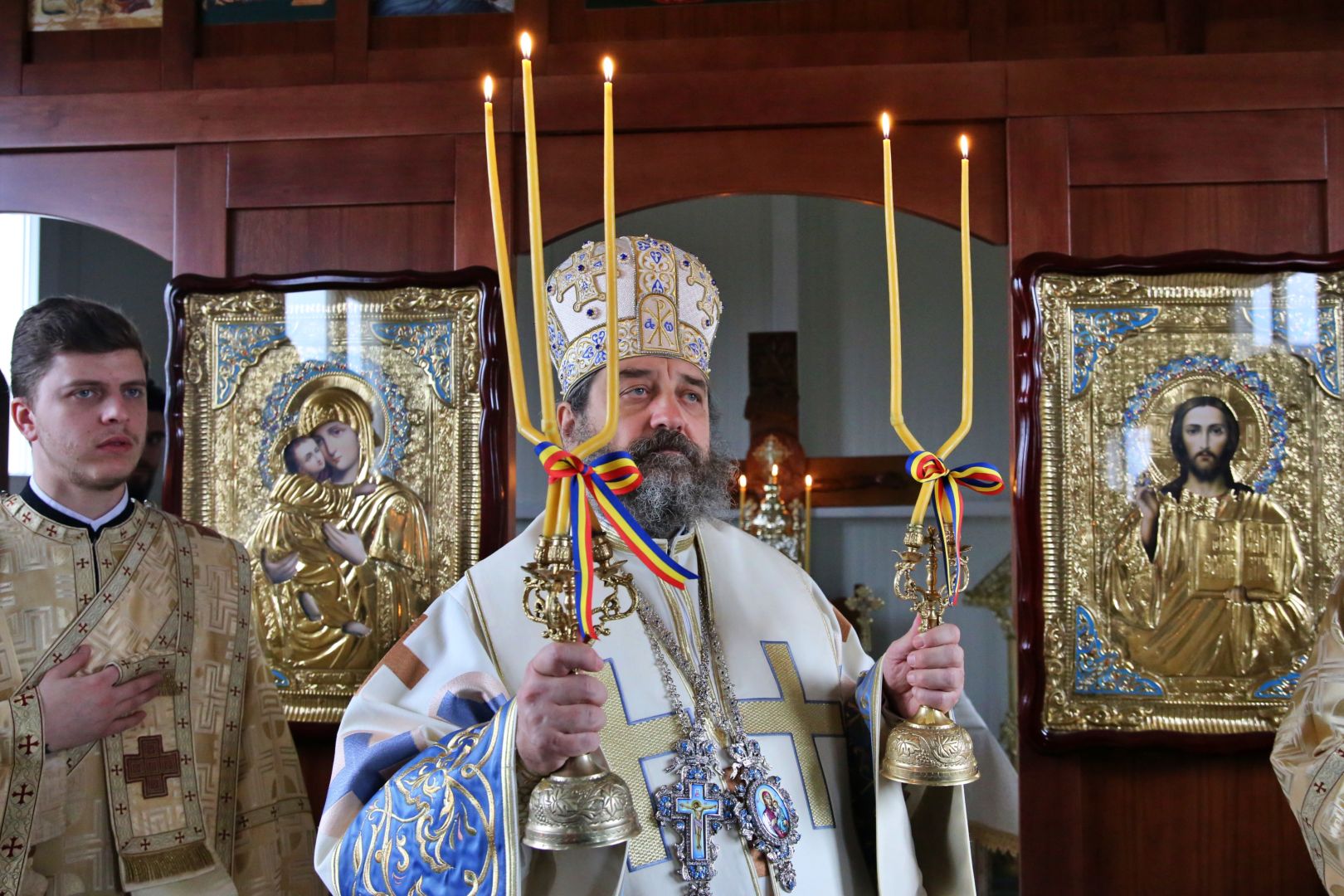 Foto: Flavius Popa Parohia „Sfântul Ștefan” Tomești V va avea o nouă biserică. Piatra de temelie, pusă de PS Nichifor Botoșăneanul