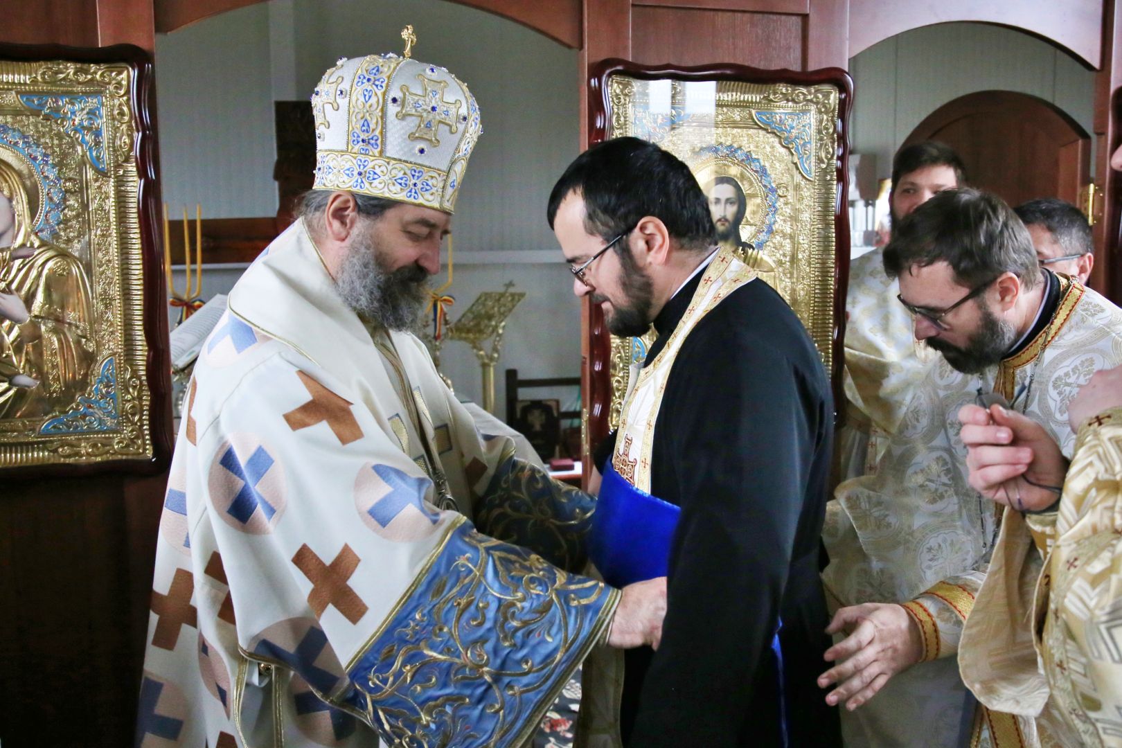 Foto: Flavius Popa Parohia „Sfântul Ștefan” Tomești V va avea o nouă biserică. Piatra de temelie, pusă de PS Nichifor Botoșăneanul