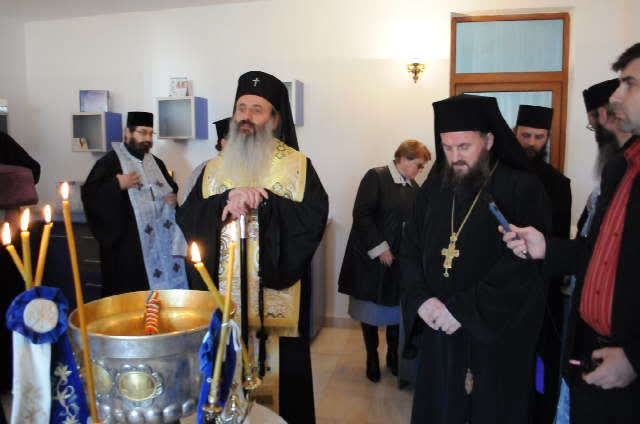 Sfințirea cabinetului stomatologic al Mănăstirii Neamț Sfințirea cabinetului stomatologic al Mănăstirii Neamț