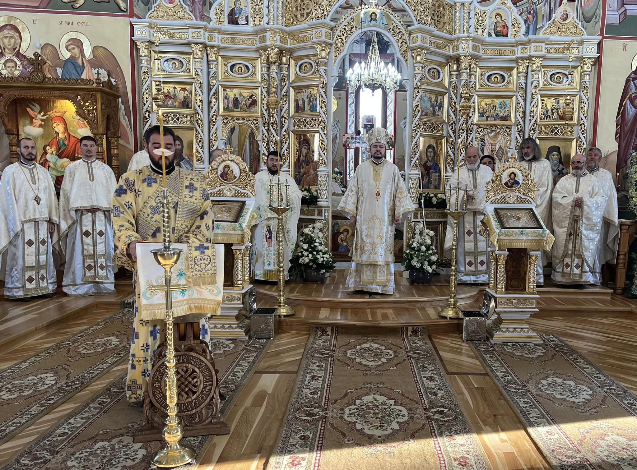 Preasfințitul Veniamin a slujit la hramul Parohiei Taşca, Protopopiatul Piatra Neamţ