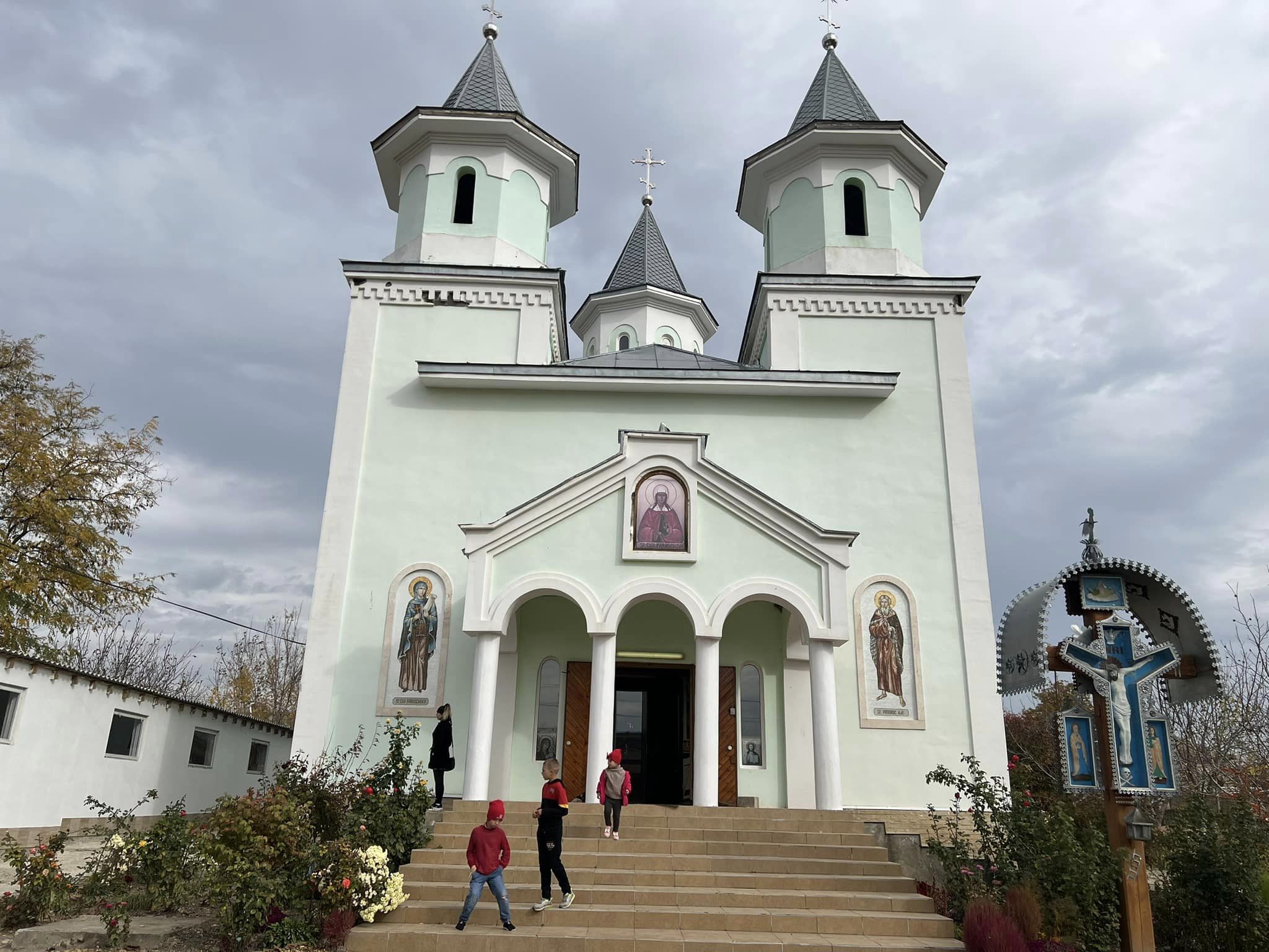 Liturghie arhierească în Parohia Chioselia Mare din Episcopia Basarabei de Sud