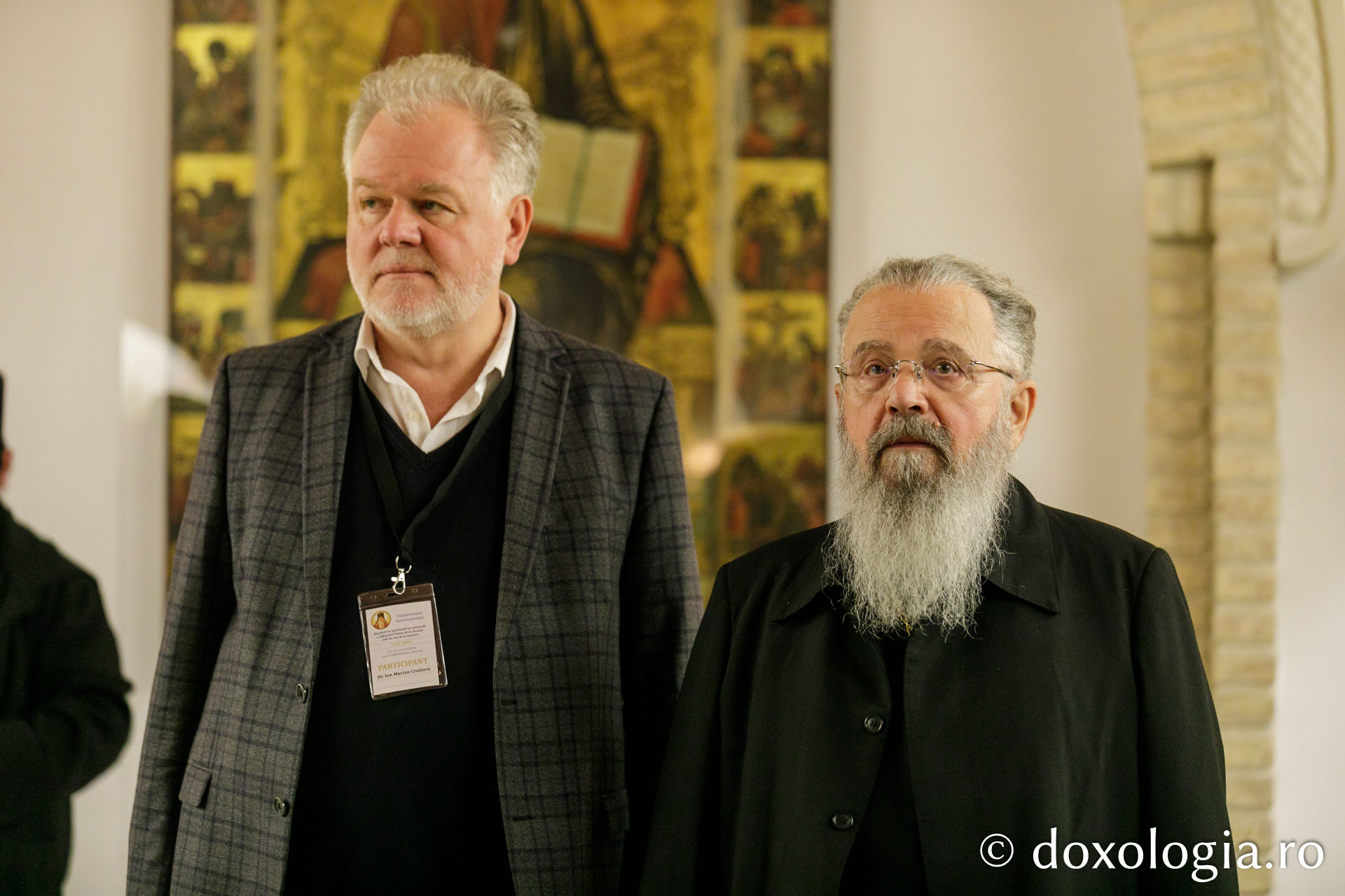 Expoziția de artă sacră „Rugăciune și paisianism” a încheiat Simpozionul Internațional dedicat Sfântului Paisie de la Neamț