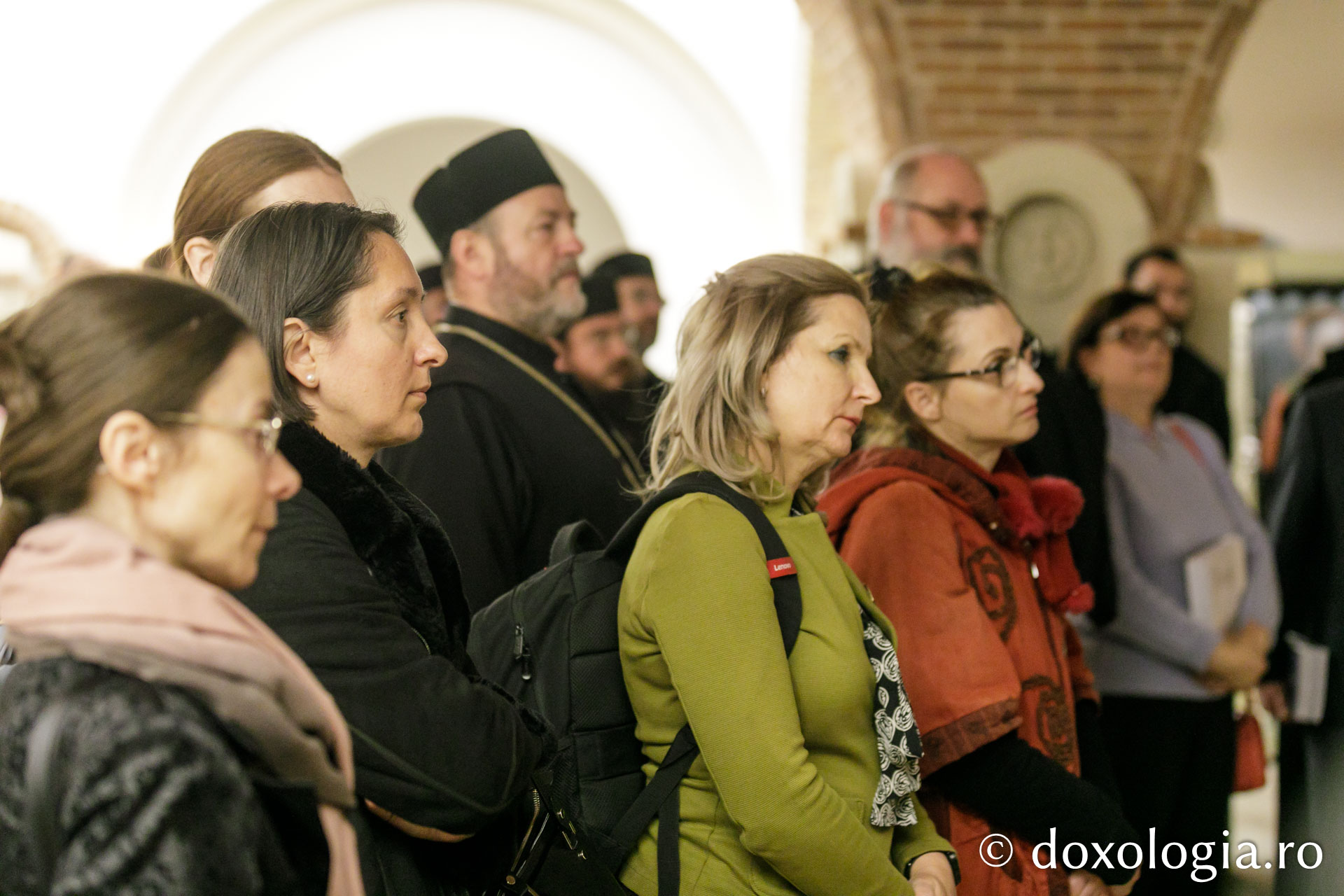 Expoziția de artă sacră „Rugăciune și paisianism” a încheiat Simpozionul Internațional dedicat Sfântului Paisie de la Neamț