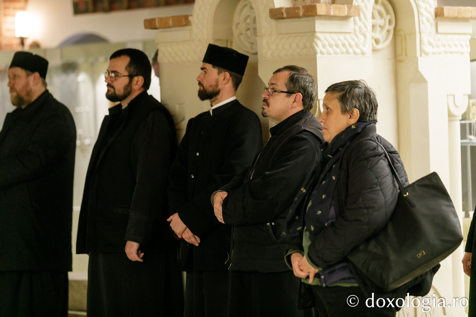 Expoziția de artă sacră „Rugăciune și paisianism” a încheiat Simpozionul Internațional dedicat Sfântului Paisie de la Neamț