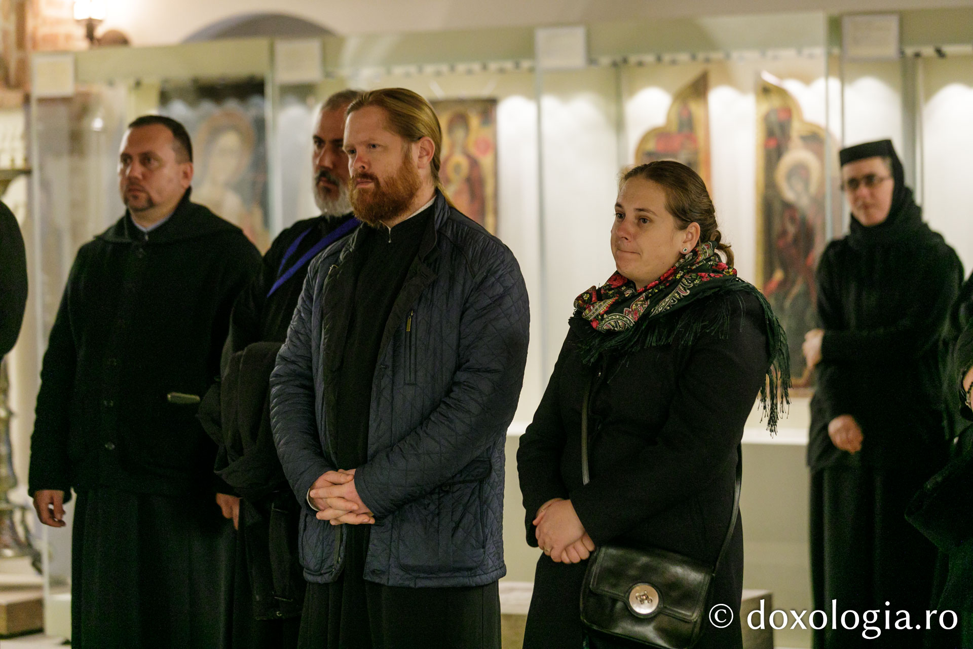 Expoziția de artă sacră „Rugăciune și paisianism” a încheiat Simpozionul Internațional dedicat Sfântului Paisie de la Neamț