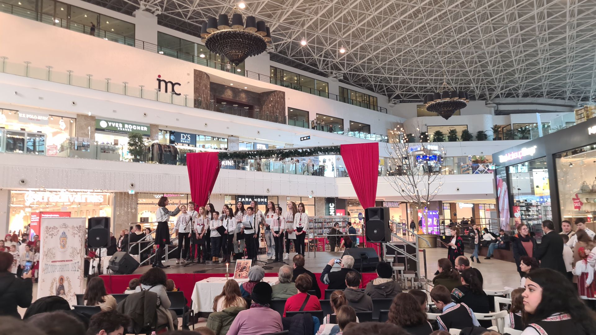 Protopopiatul Iaşi II a organizat cea de-a treia ediție a Concertului de colinde „Hristos Se naște, Slăviți-L”