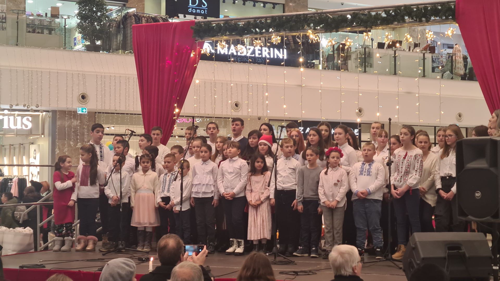 Protopopiatul Iaşi II a organizat cea de-a treia ediție a Concertului de colinde „Hristos Se naște, Slăviți-L”