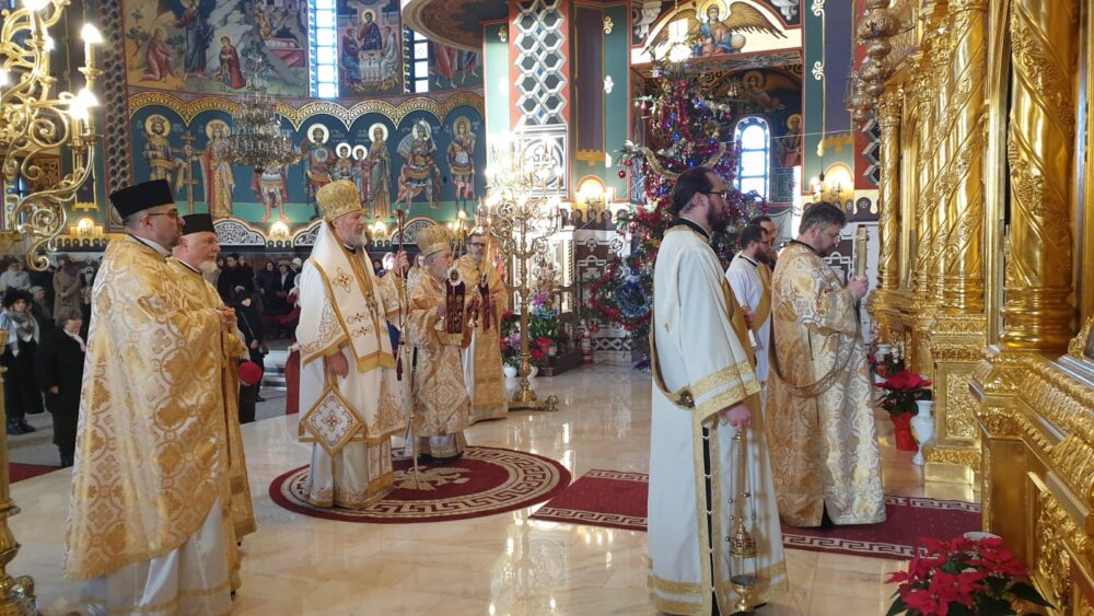 IPS Timotei al Aradului a acordat Majestății Sale Margareta, Custodele Coroanei, distincția eparhială „Crucea Sfântul Ierarh Sava Brancovici” IPS Timotei al Aradului a acordat Majestății Sale Margareta, Custodele Coroanei, distincția eparhială „Crucea Sfântul Ierarh Sava Brancovici”