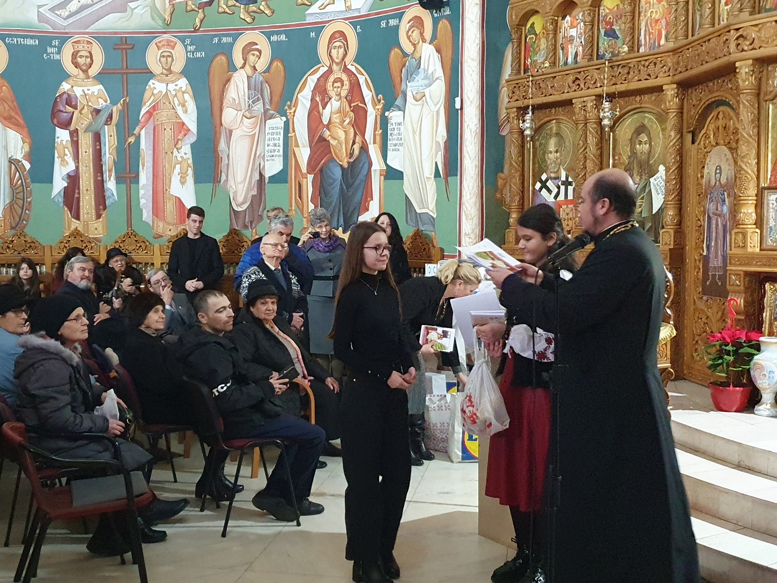 Festivitatea de premiere a Concursului literar „Nașterea Domnului – prilej de bucurie sfântă”