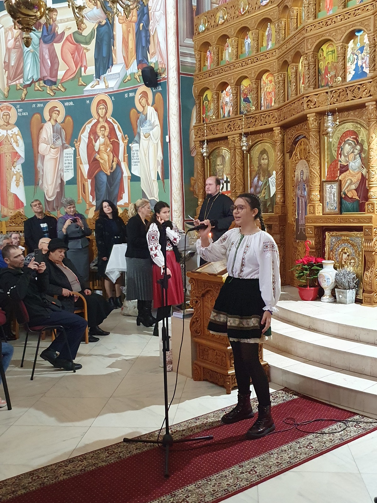 Festivitatea de premiere a Concursului literar „Nașterea Domnului – prilej de bucurie sfântă”