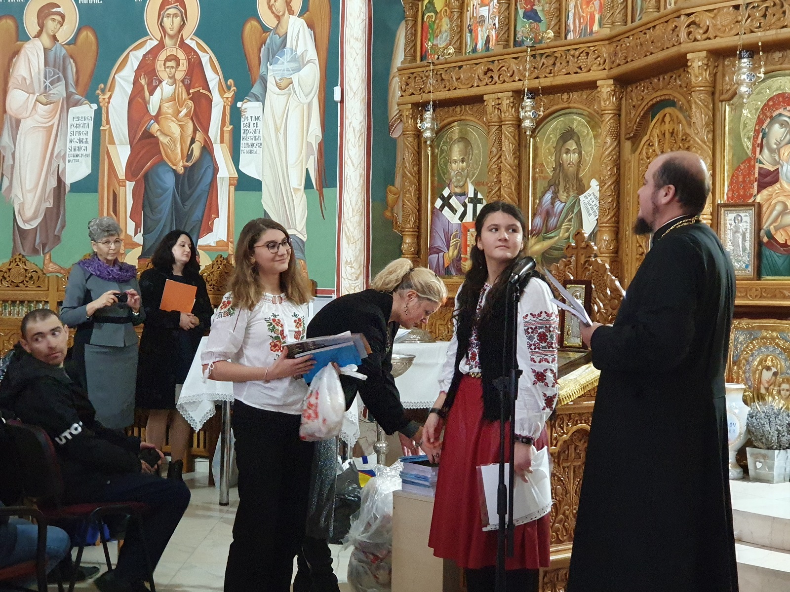 Festivitatea de premiere a Concursului literar „Nașterea Domnului – prilej de bucurie sfântă”