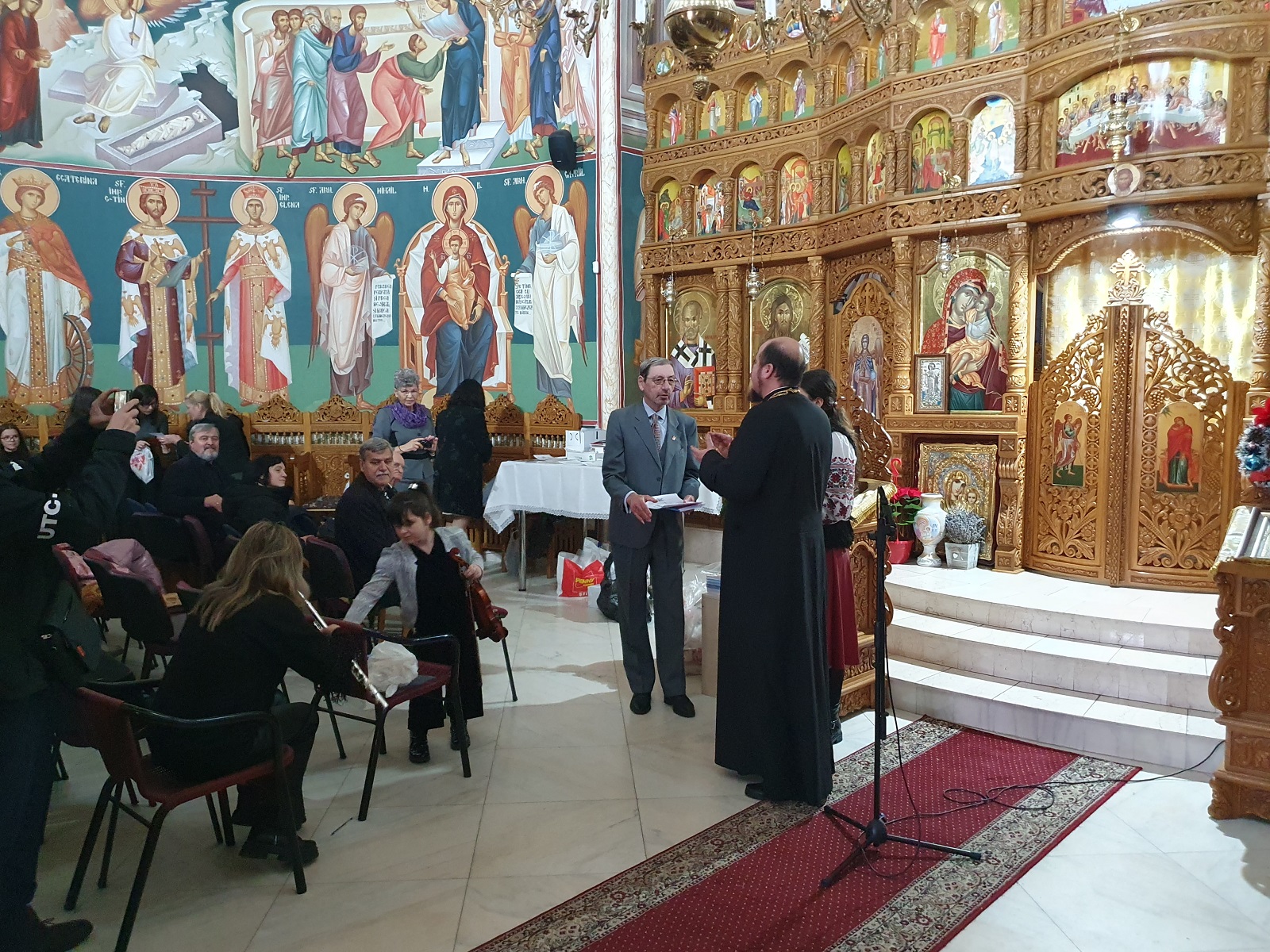 Festivitatea de premiere a Concursului literar „Nașterea Domnului – prilej de bucurie sfântă”