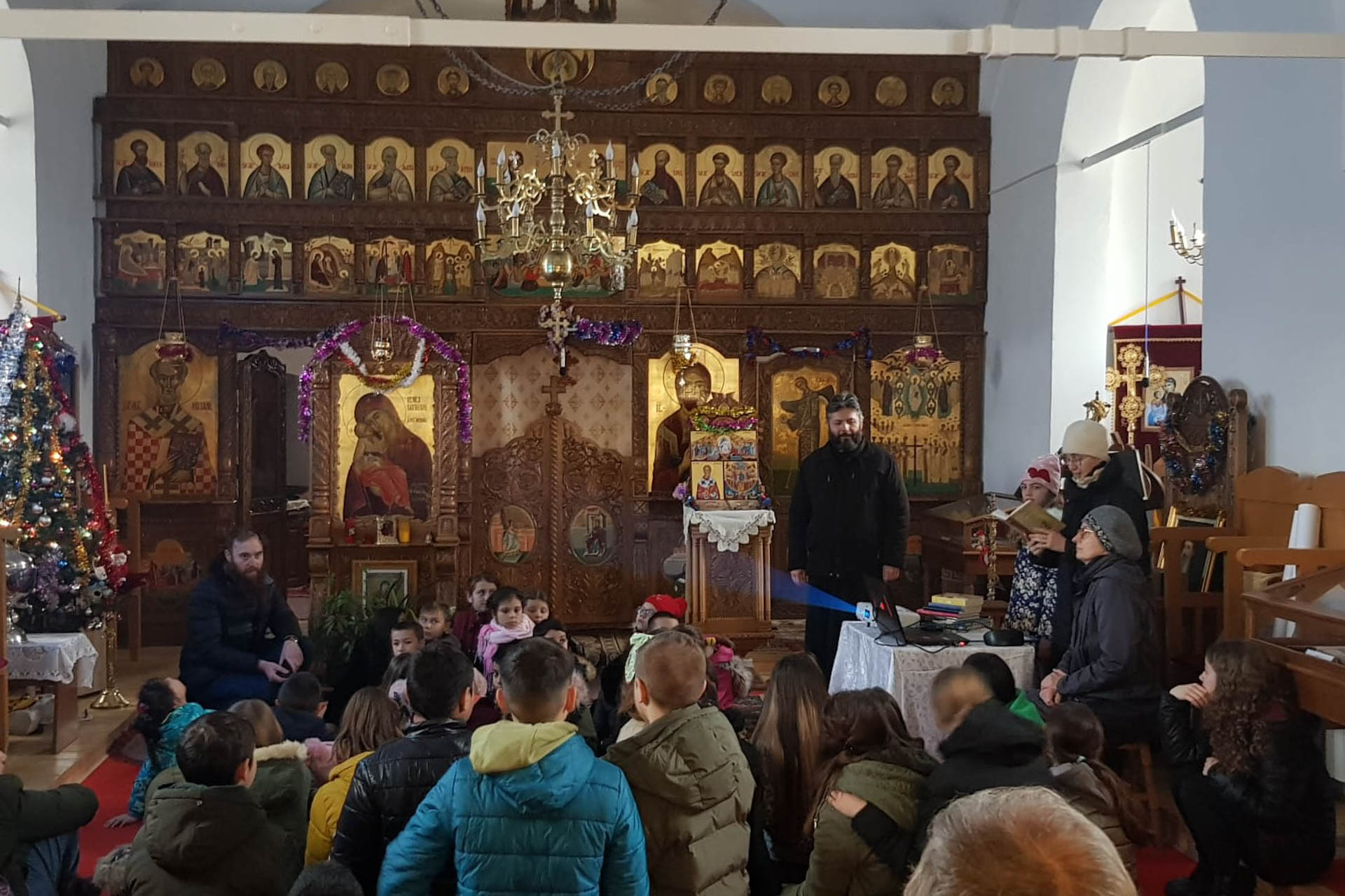 Cartea veche bisericească și importanța ei pentru cultura română – proiect partenerial la parohia Pocreaca