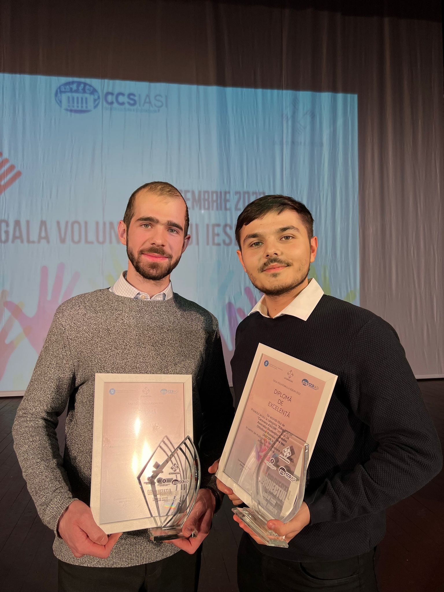 Asociațiile studențești ASCOR și ATOR Iași, premiate la „Gala Voluntarului Ieșean”