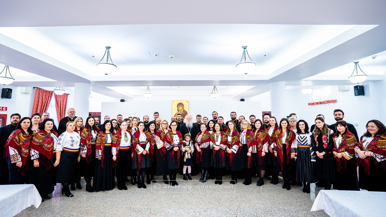 Înaltpreasfințitul Părinte Arhiepiscop Calinic i-a binecuvântat pe cei dintâi colindători din acest an, la Centrul Eparhial Suceava