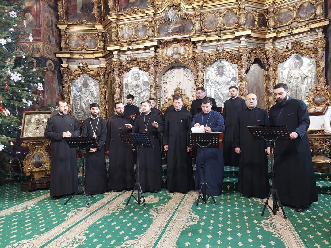 Bună dimineața în Colind de la Catedrala Arhiepiscopală din Roman