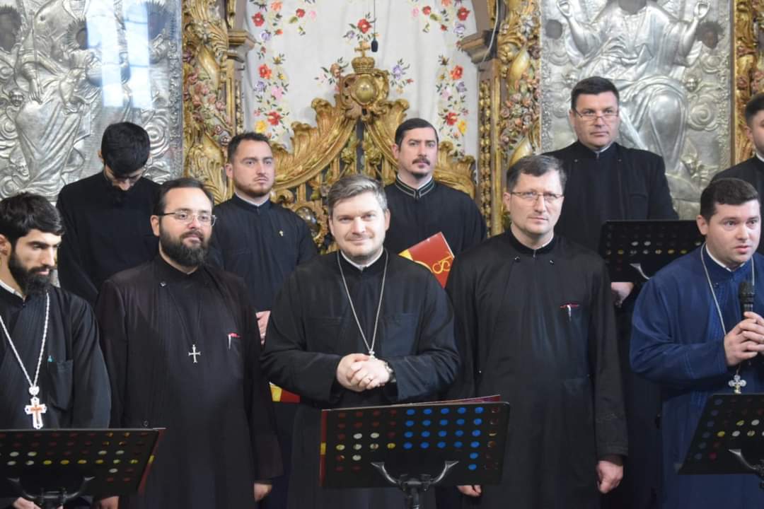 Bună dimineața în Colind de la Catedrala Arhiepiscopală din Roman