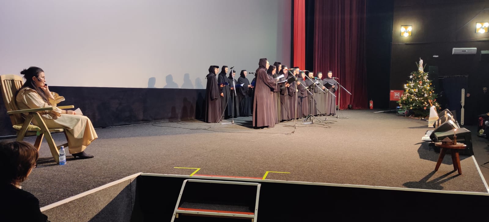 Cinci grupuri vocale și trei soliști au adus „Rugă Colindată” la Piatra Neamț