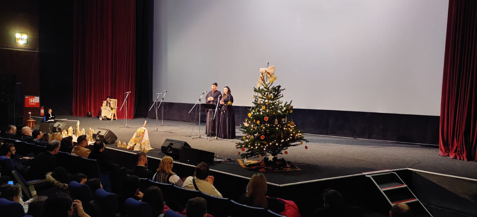 Cinci grupuri vocale și trei soliști au adus „Rugă Colindată” la Piatra Neamț