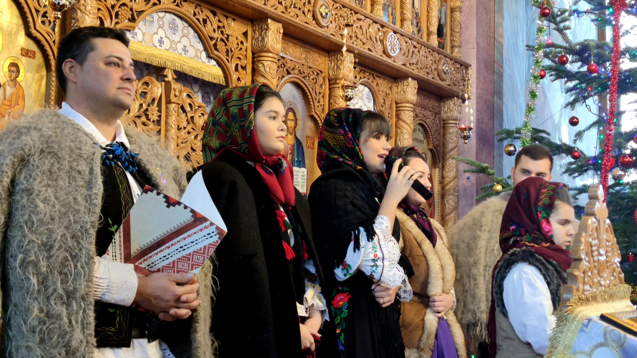 „Din altarul cerului” - primul concert de colinde din viața parohiei ortodoxe Săcălășeni din Maramureș