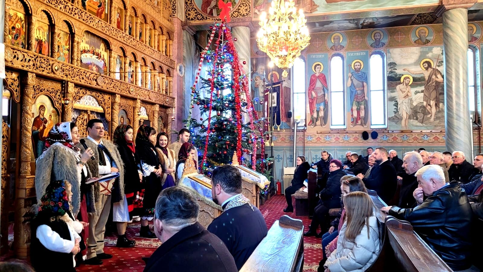 „Din altarul cerului” - primul concert de colinde din viața parohiei ortodoxe Săcălășeni din Maramureș