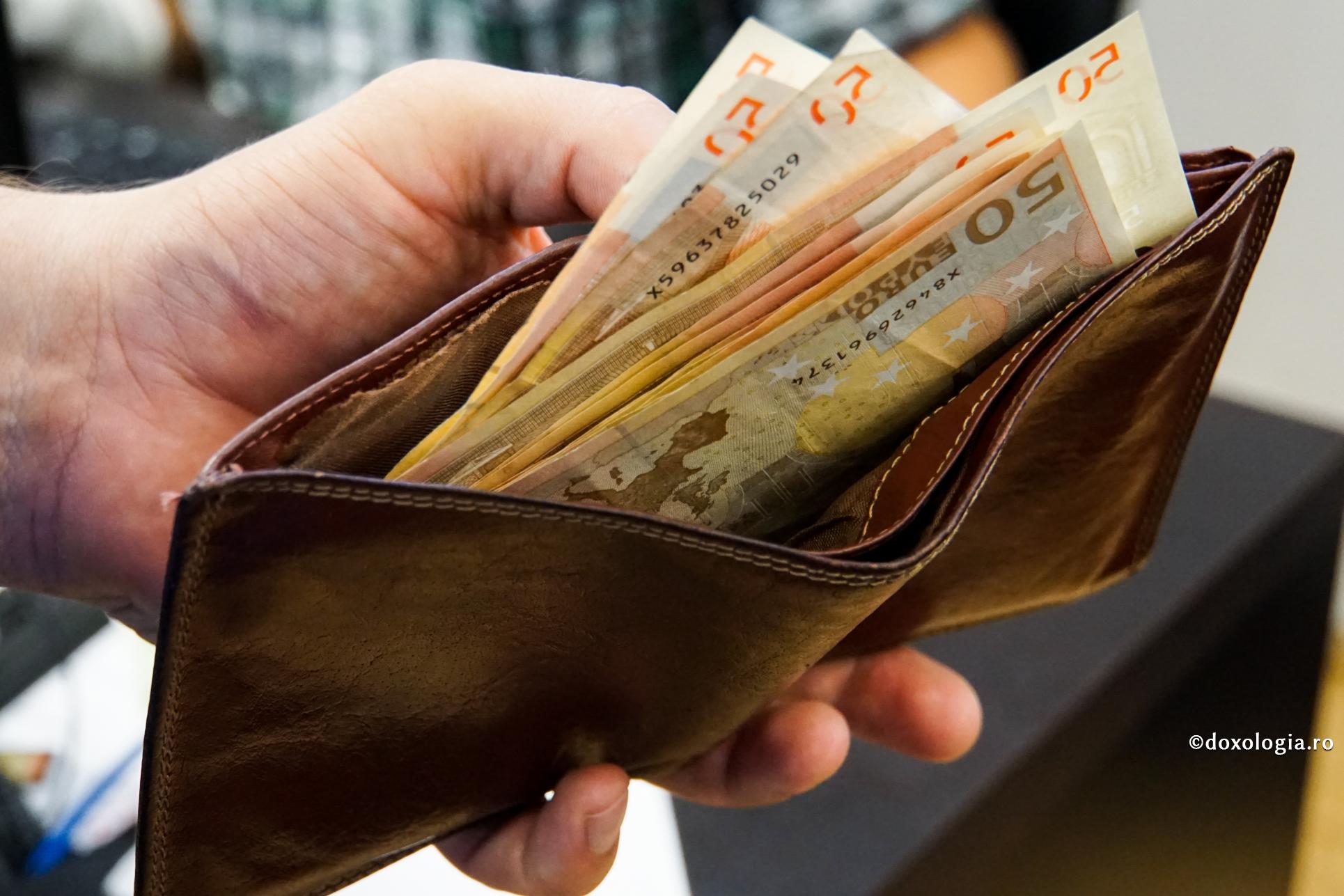 Contra-cost. Timpuri noi, obiceiuri vechi