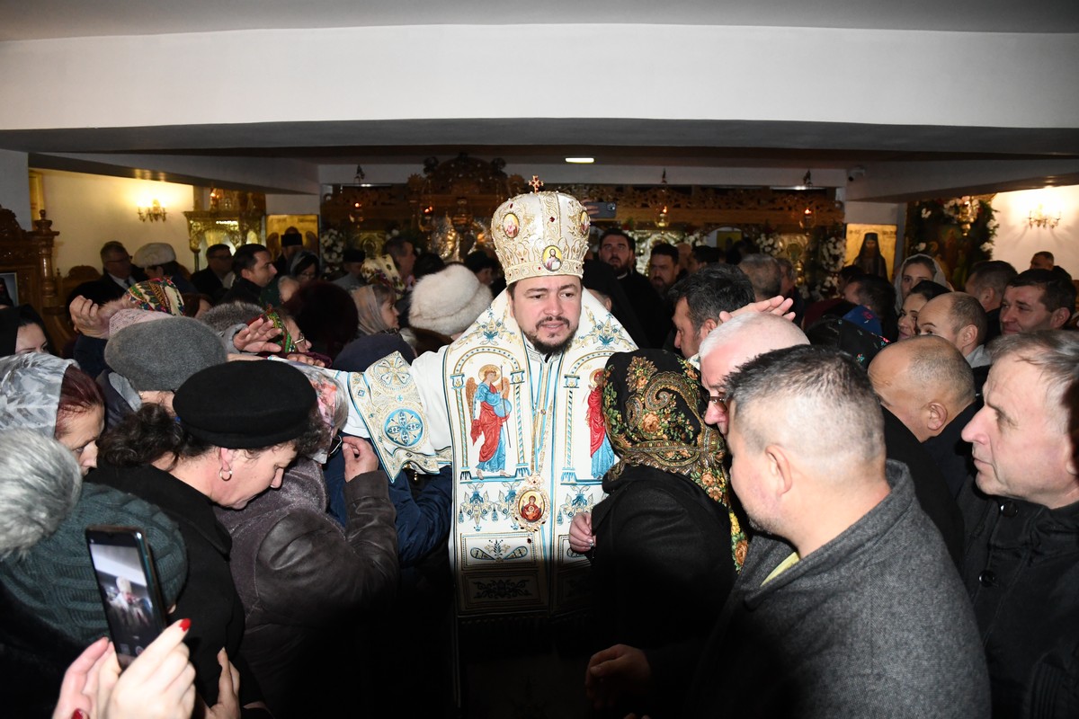 Hramul paraclisului Mănăstirii Hadâmbu, serbat prin Liturghie arhierească