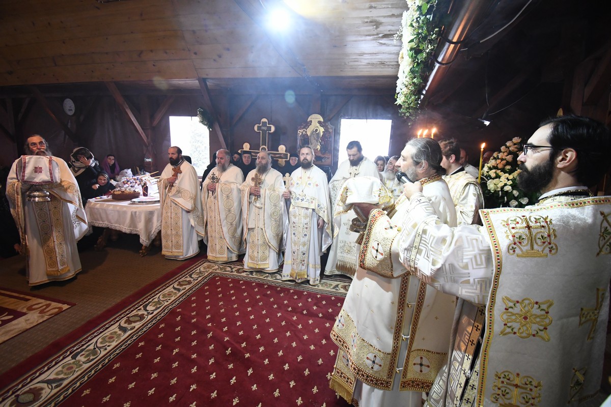 Sfântul Ierarh Spiridon, serbat la Mănăstirea Nechit prin Liturghie arhierească