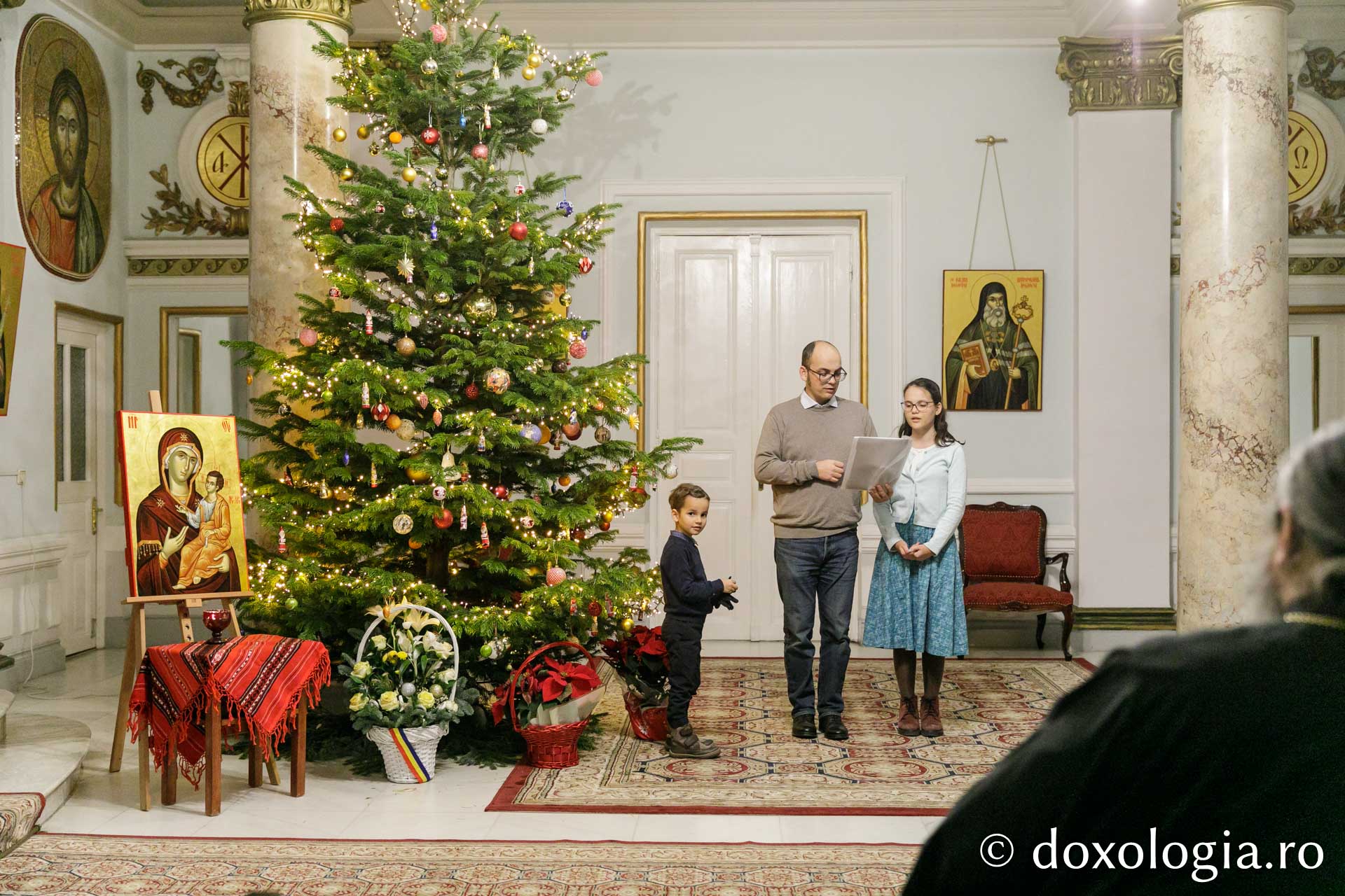 (Foto) Familia Johannis Hatlevik – Colindători la Reședința Mitropolitană 2022