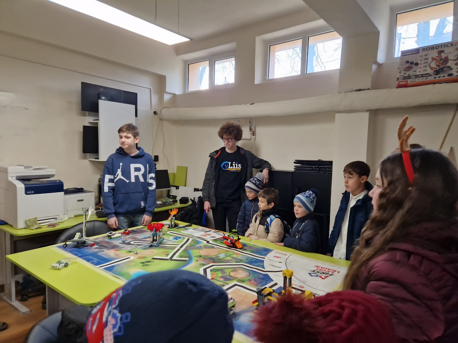 Bucuria de a dărui la Liceul Teoretic de Informatică Grigore Moisil Iași