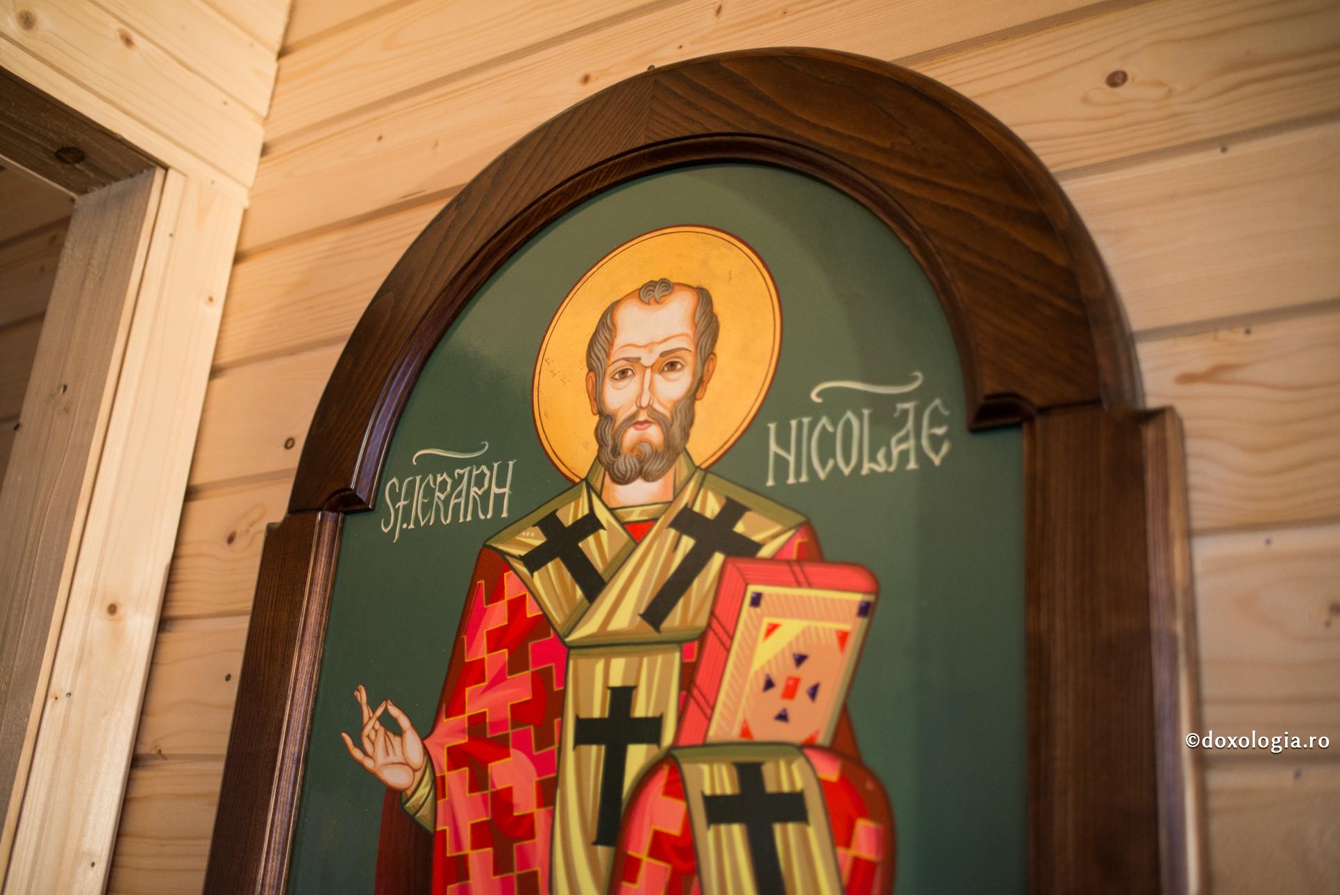 Sfântul și Moșul Nicolae, făcătorul de minuni, cel darnic și bun