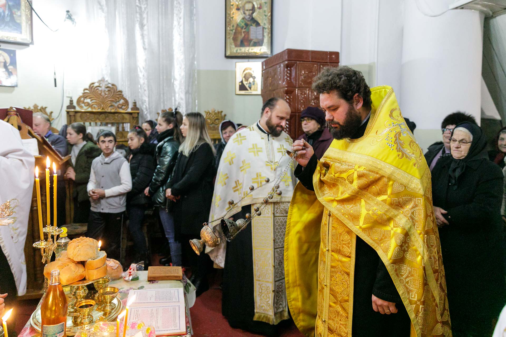 Foto: pr. Silviu Cluci Prăznuirea Sfântului Nicolae la parohia Bâcu