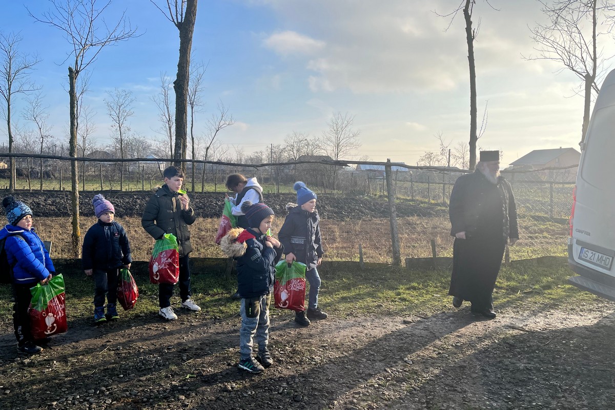 Campania „Daruri în cinstea Pruncului Iisus”, în comuna Andrieşeni