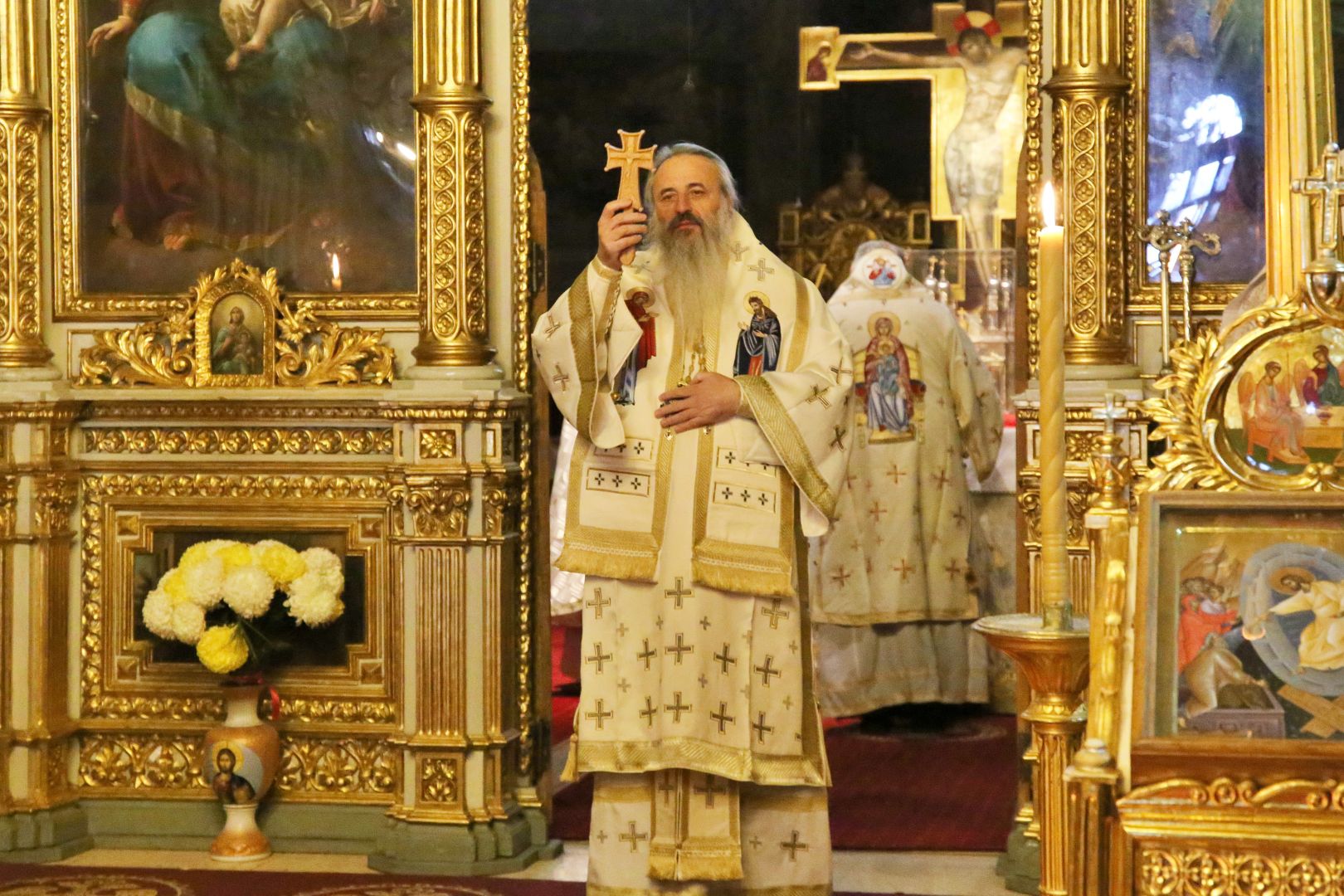 Un mitropolit din Africa a slujit astăzi, alături de IPS Teofan, la Catedrala Mitropolitană din Iași