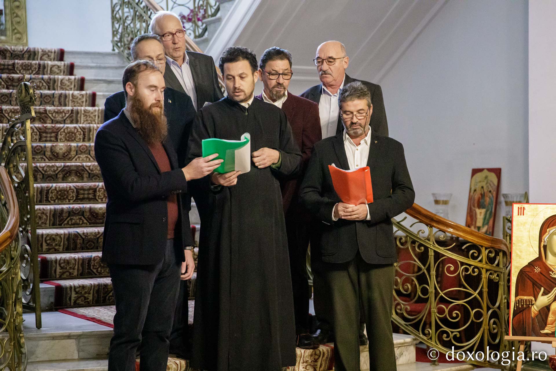 (Foto) Parohia Bârnova – Colindători la Reședința Mitropolitană 2022