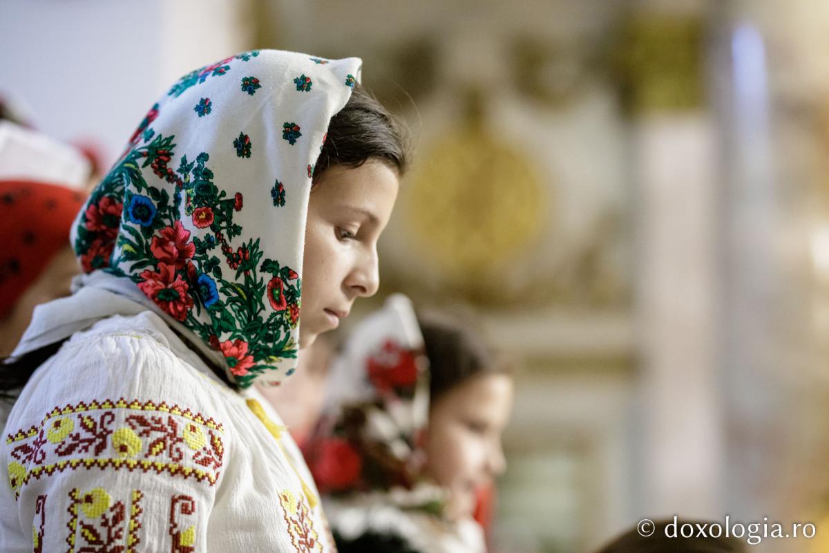 Membrii Corului „Bucuria” au colindat în capitala Moldovei