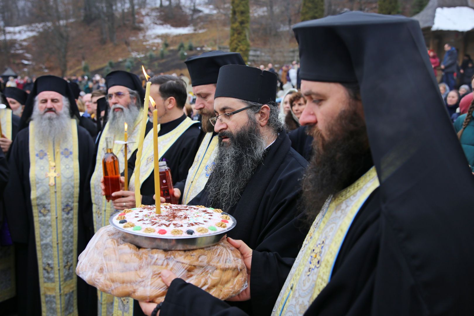 Foto: Flavius Popa Părinții Cleopa Ilie, Ioanichie Bălan și Paisie Olaru au fost pomeniți la Mănăstirea Sihăstria