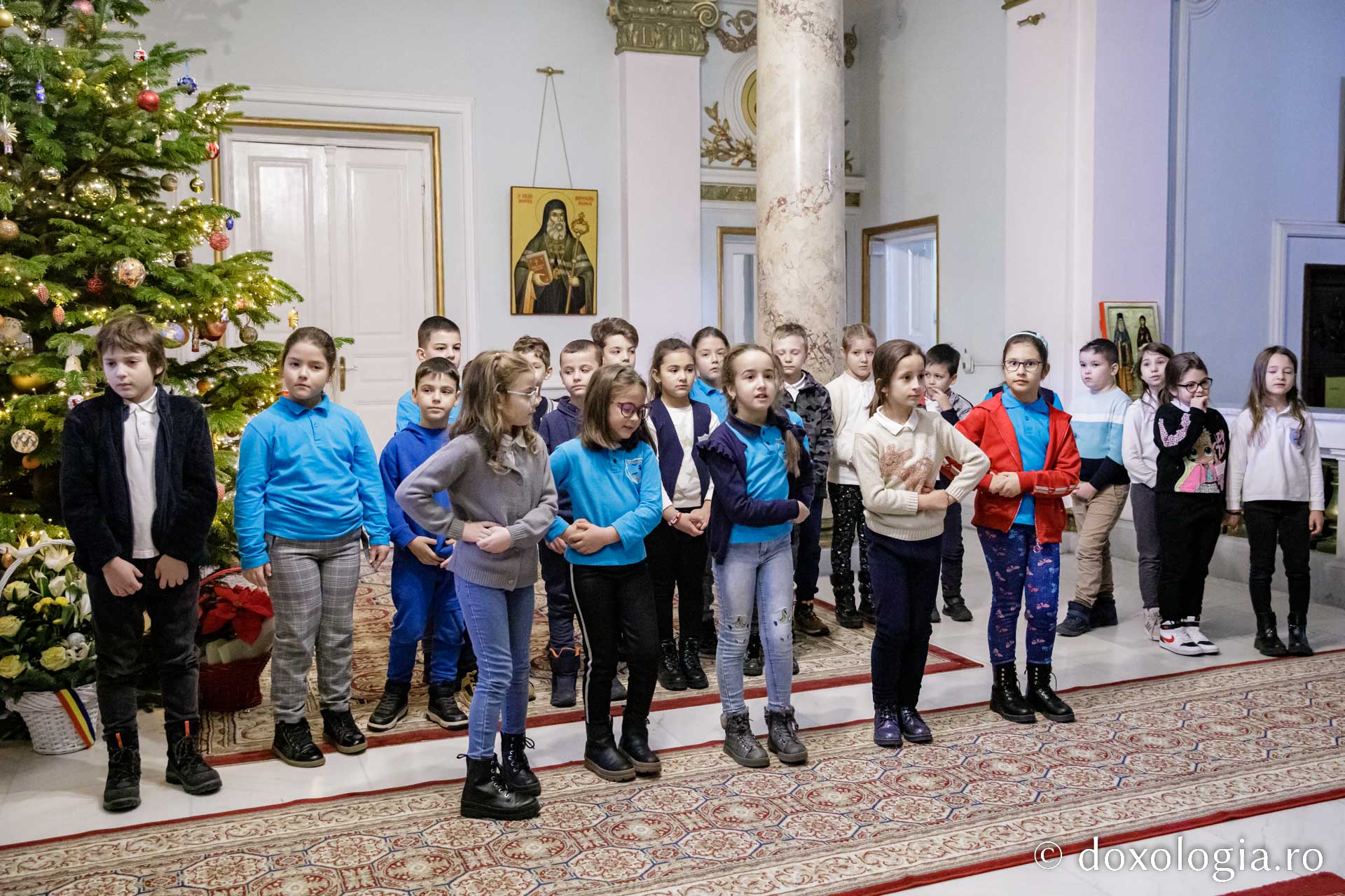 (Foto) Școala „Titu Maiorescu” Iași, clasa I – Colindători la Reședința Mitropolitană 2022